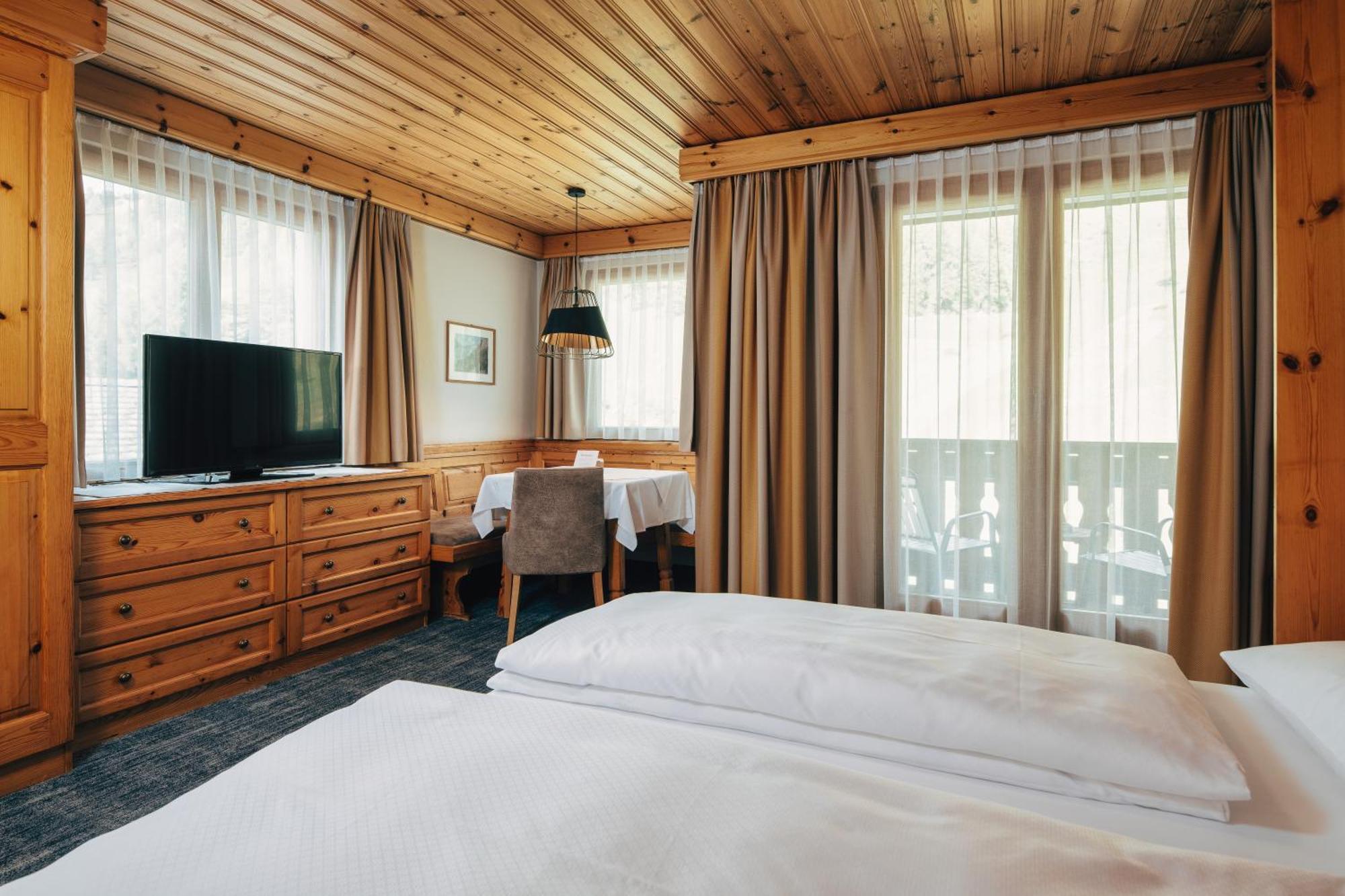 Wellnesshotel Engadin Samnaun Extérieur photo