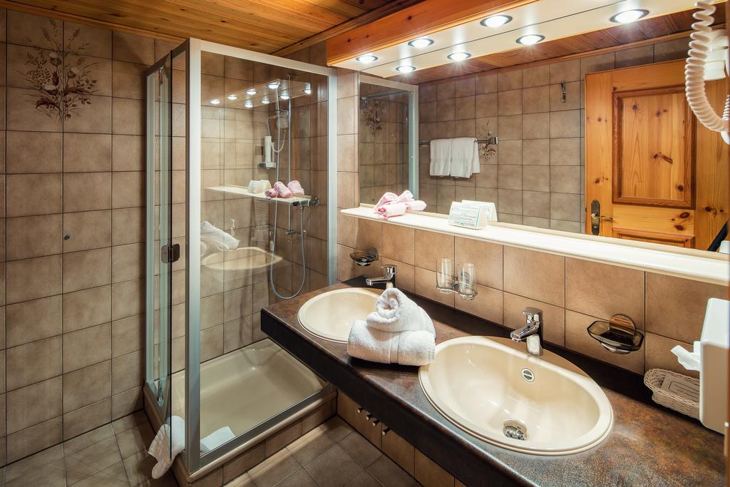 Wellnesshotel Engadin Samnaun Extérieur photo