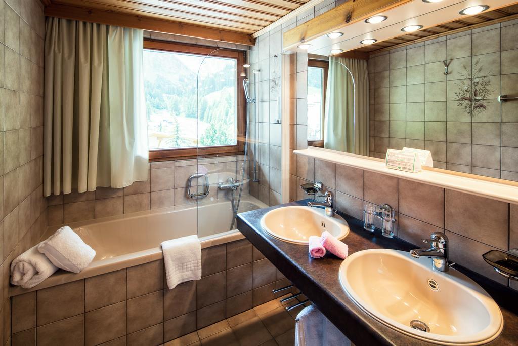 Wellnesshotel Engadin Samnaun Extérieur photo